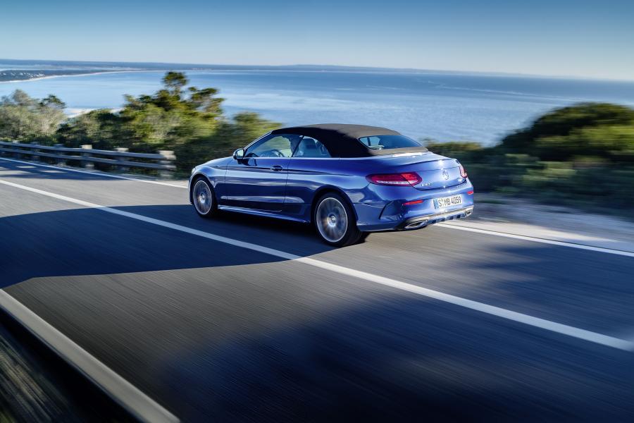  Mercedes-Benz C400 4Matic Cabriolet AMG Line 2016 года  (фото 17 из 30)